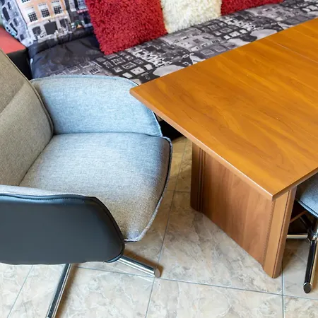 Budget Flat Near Market & Bus Station Апартаменты Варна