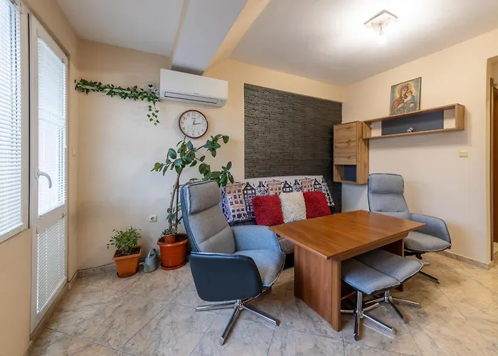 Budget Flat Near Market & Bus Station Варна
