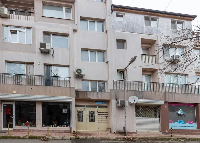 Budget Flat Near Market & Bus Station * Варна