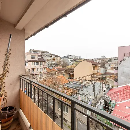 Budget Flat Near Market & Bus Station דירה *